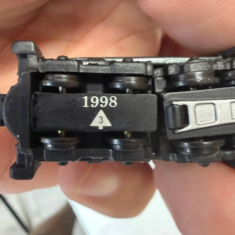 1998 Hallmark Keepsake Pennsylvania GG-1 Locomotive Lionel Train Ornament‎